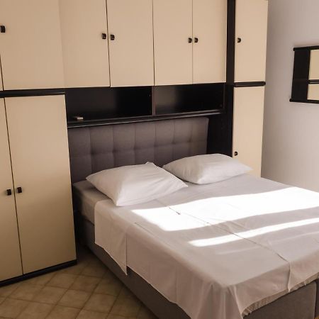 Apartments Anita 1 Barbat na Rabu ภายนอก รูปภาพ