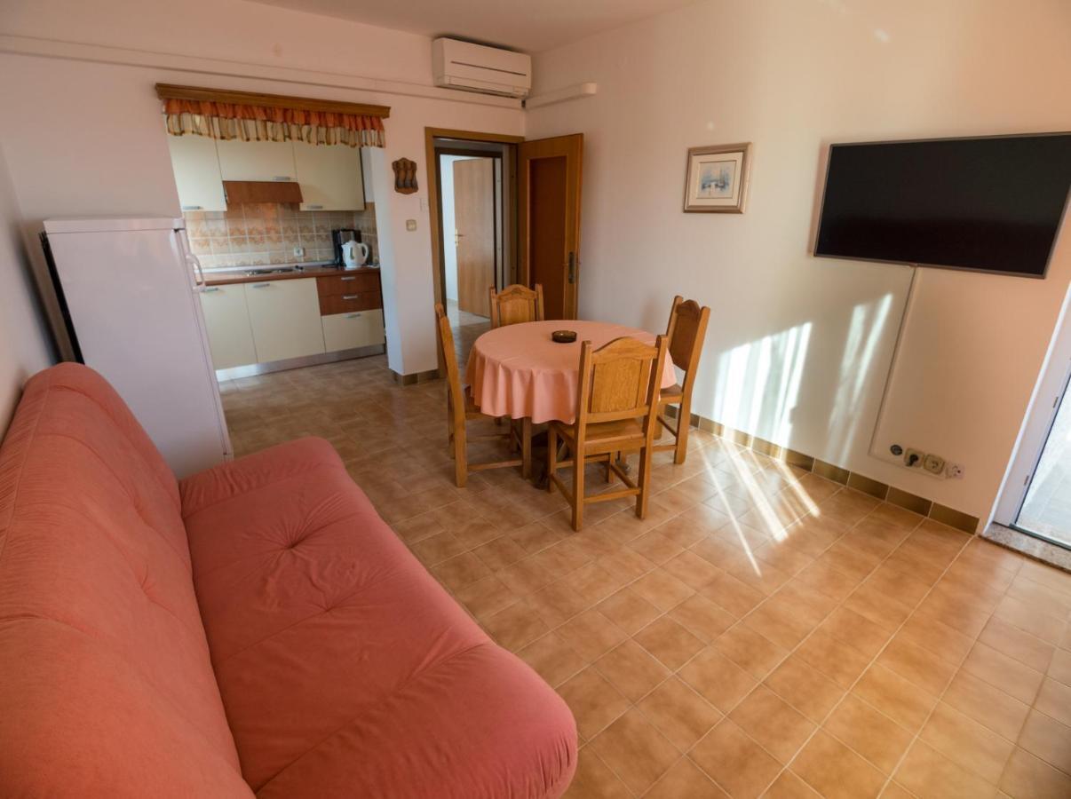Apartments Anita 1 Barbat na Rabu ภายนอก รูปภาพ