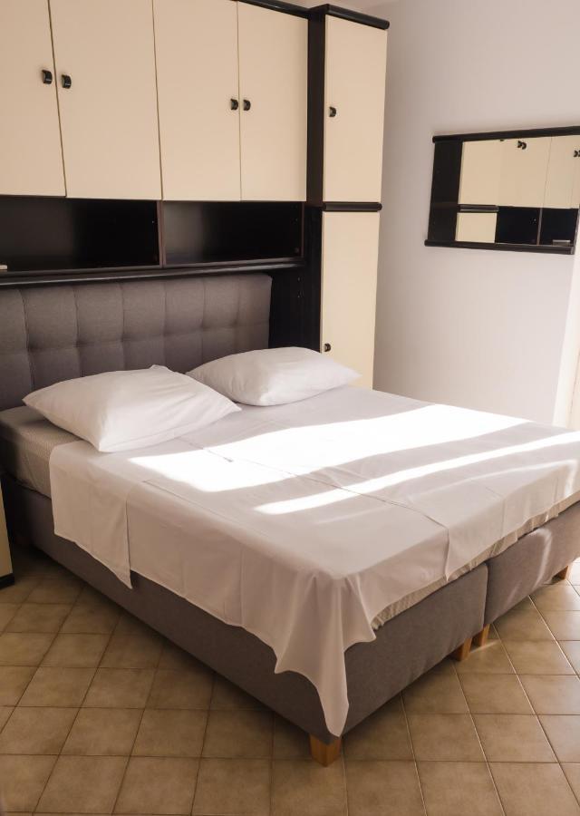 Apartments Anita 1 Barbat na Rabu ภายนอก รูปภาพ